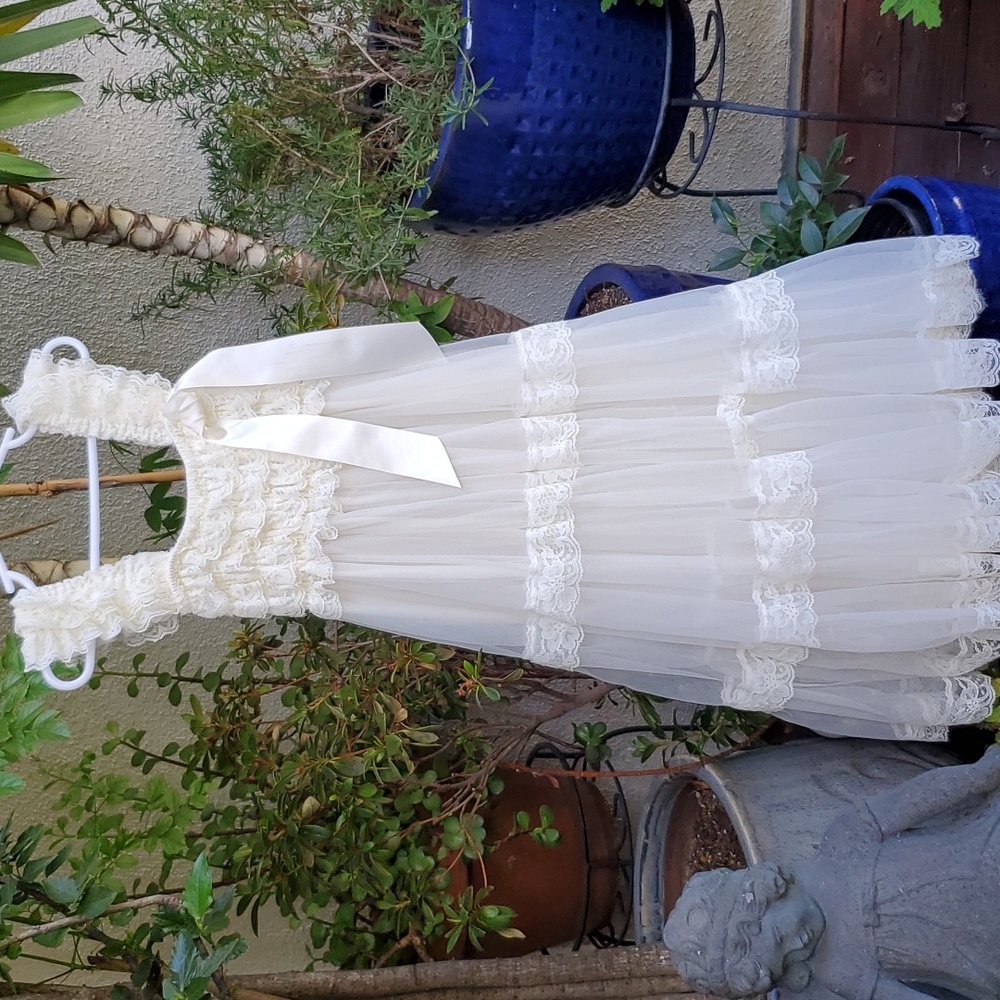 Ivory Lacy sheer long dress Great for photos! Size 4/5